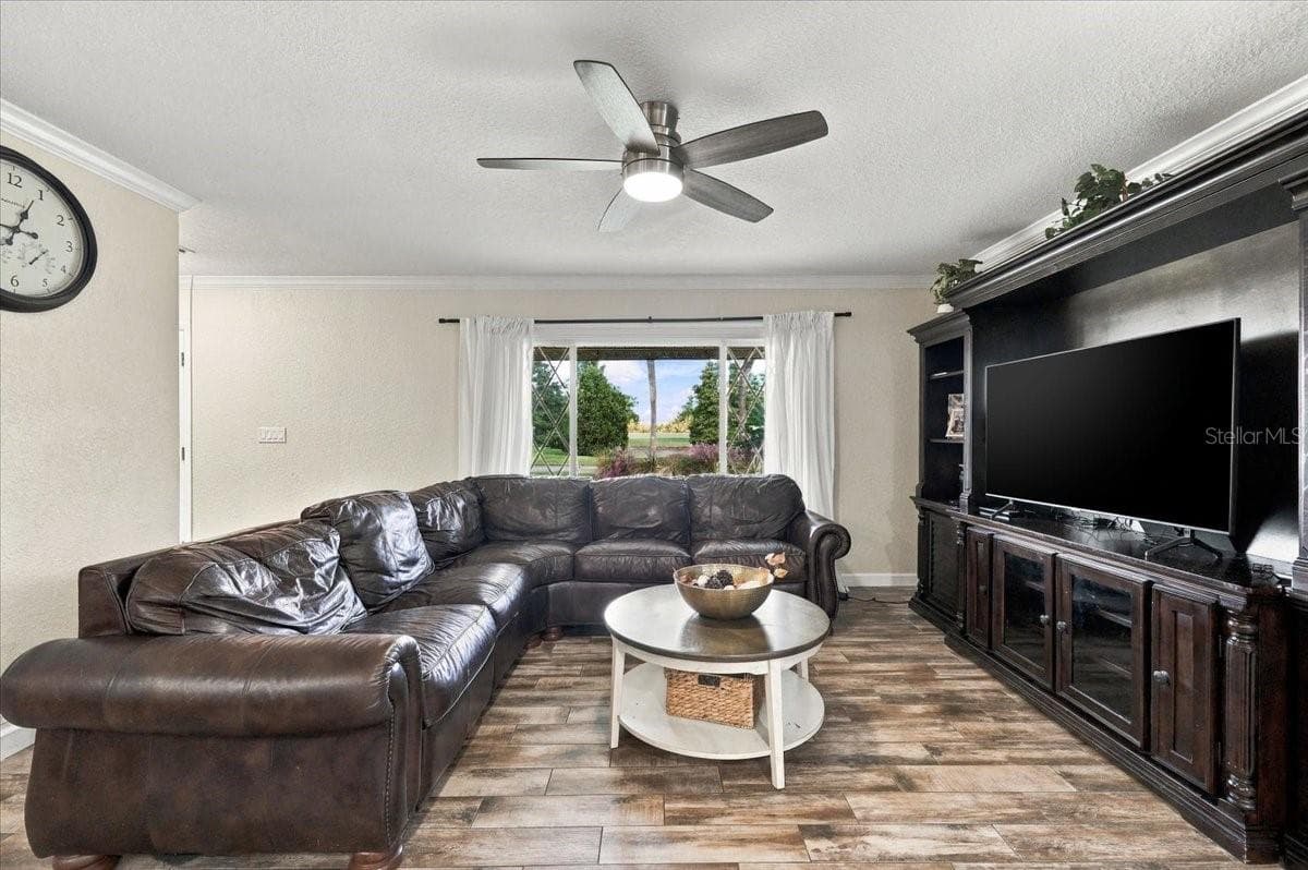 Single Family Residence at 70 GREENFIELD CT, WINTER HAVEN, photo 10 of 38