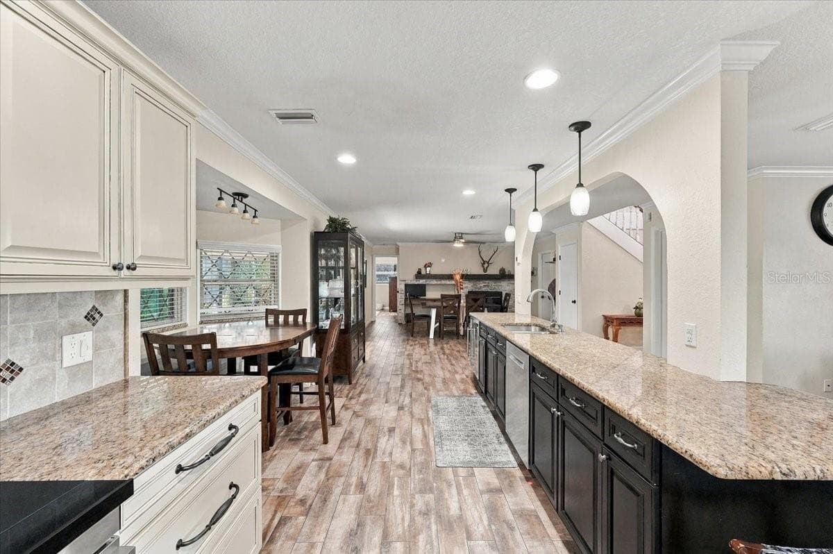 Single Family Residence at 70 GREENFIELD CT, WINTER HAVEN, photo 11 of 38