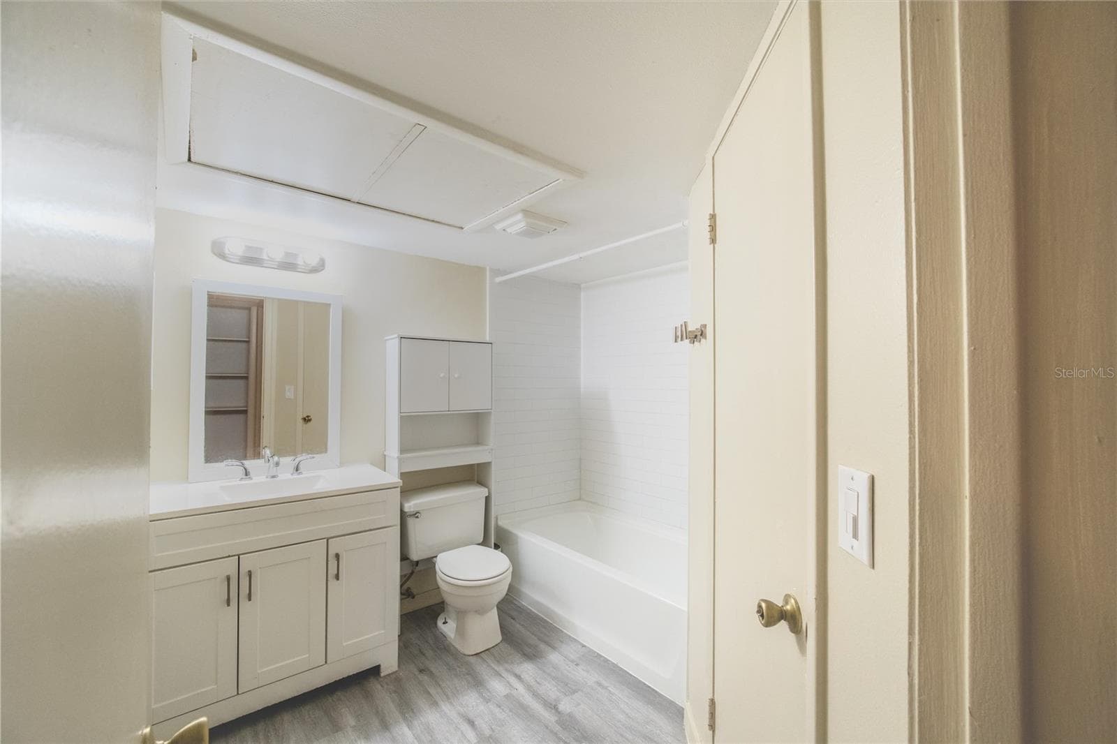 Condominium at 315 LAKEPOINTE DR #204, ALTAMONTE SPRINGS, photo 9 of 21