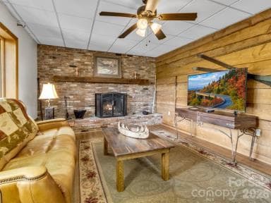 Apartment great room with wood burning fireplace - 91 Worsham Drive, Waynesville