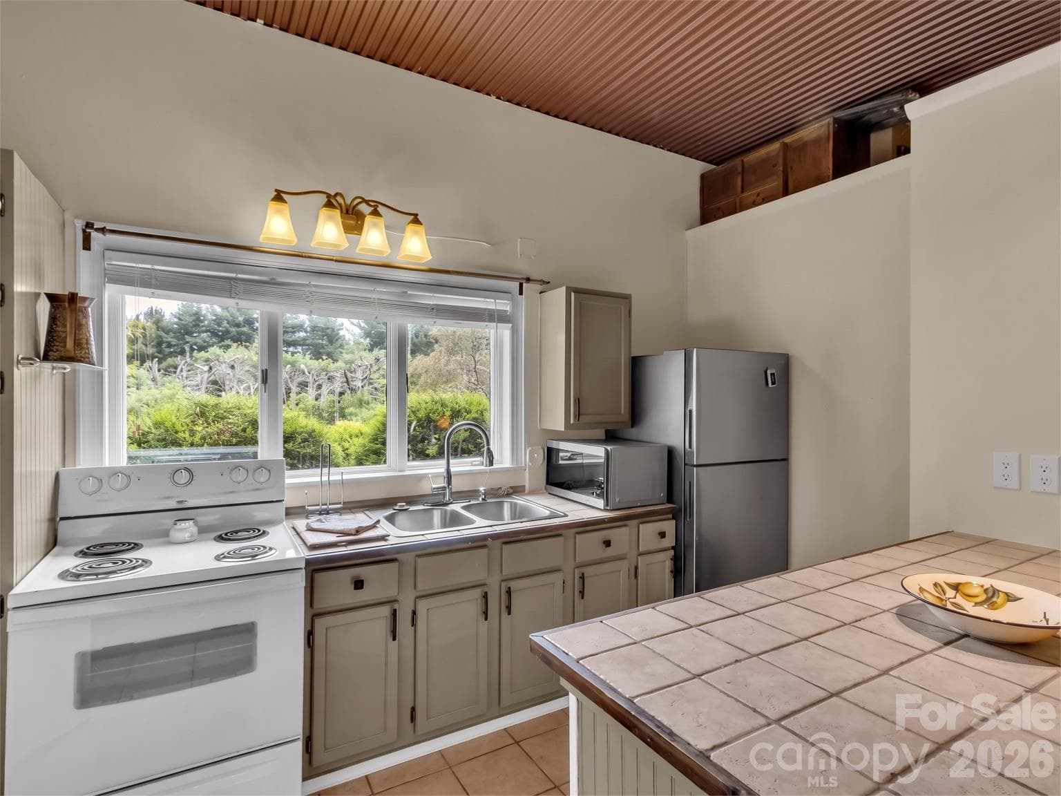 Studio Kitchen - 91 Worsham Drive, Waynesville