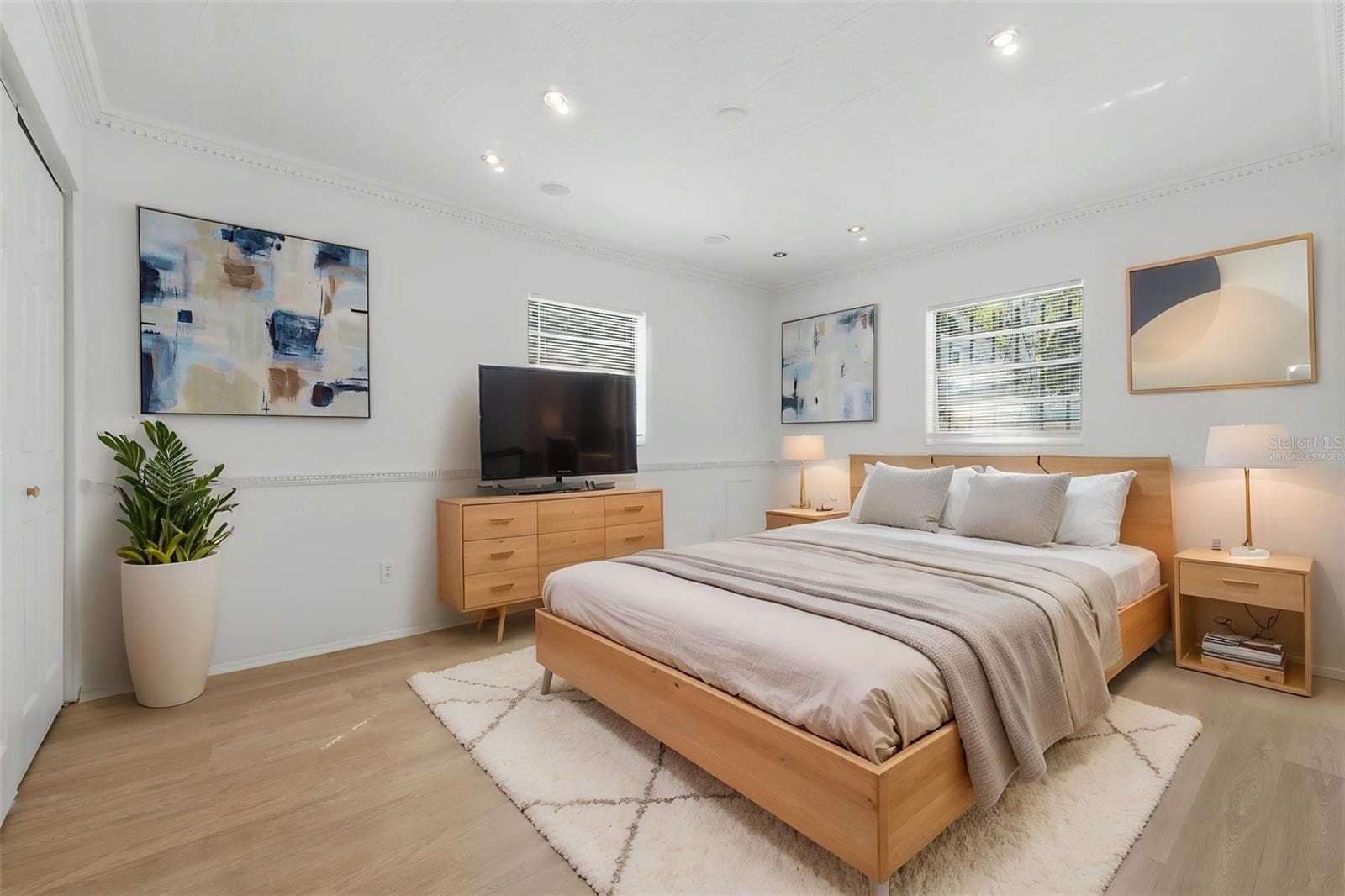 Virtually staged - 3010 EMERSON AVE S, ST PETERSBURG