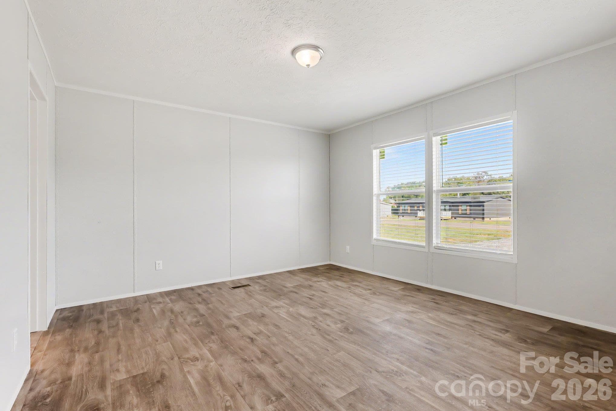 Single Family Residence at 806 Eagleview Lane, Lawndale, photo 15 of 27