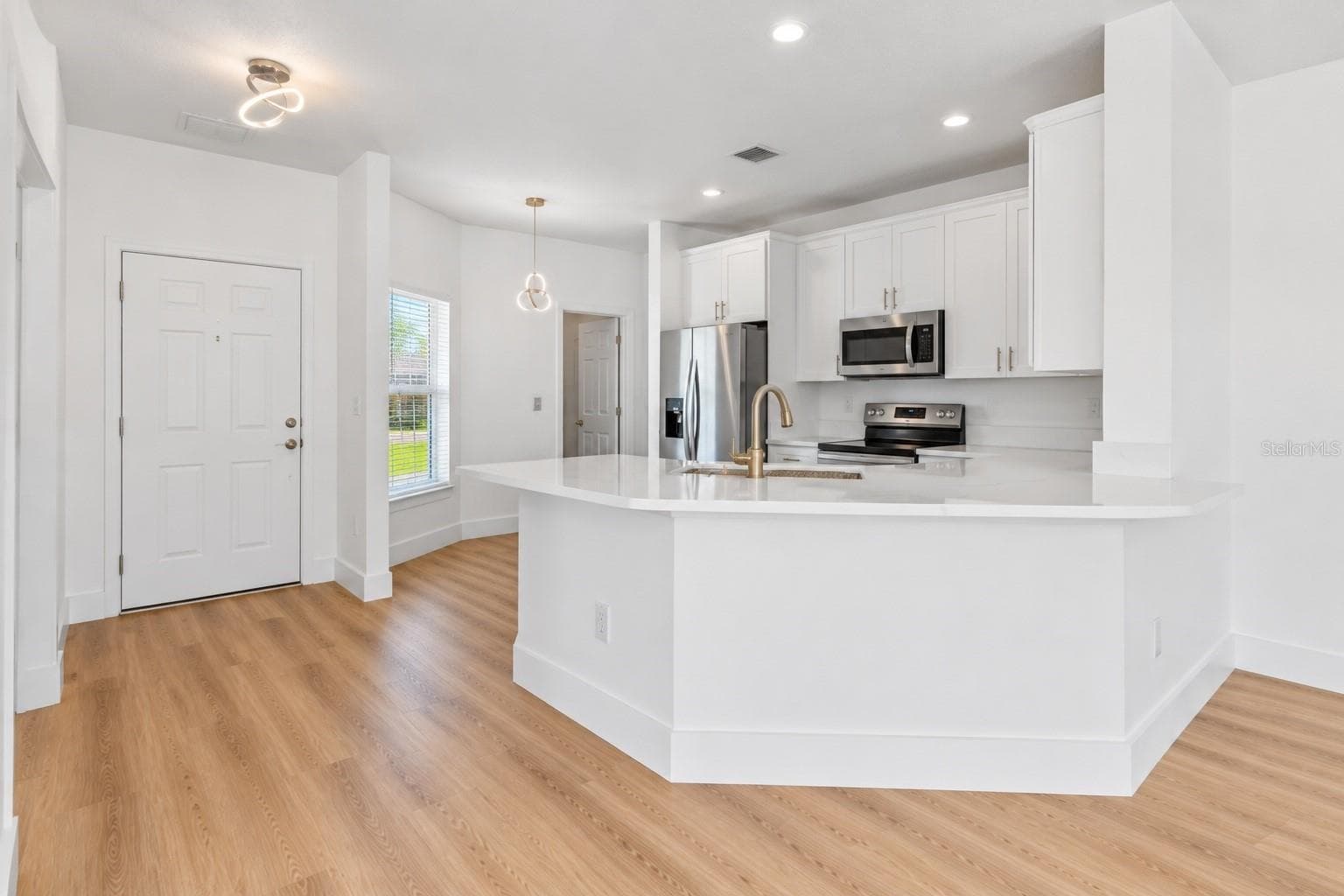 Single Family Residence at 573 SHORT PINE CIR, ORLANDO, photo 6 of 34