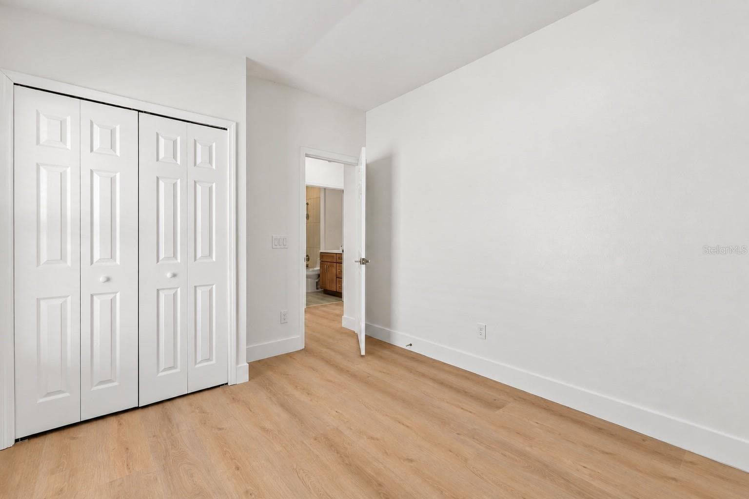 Single Family Residence at 573 SHORT PINE CIR, ORLANDO, photo 15 of 34