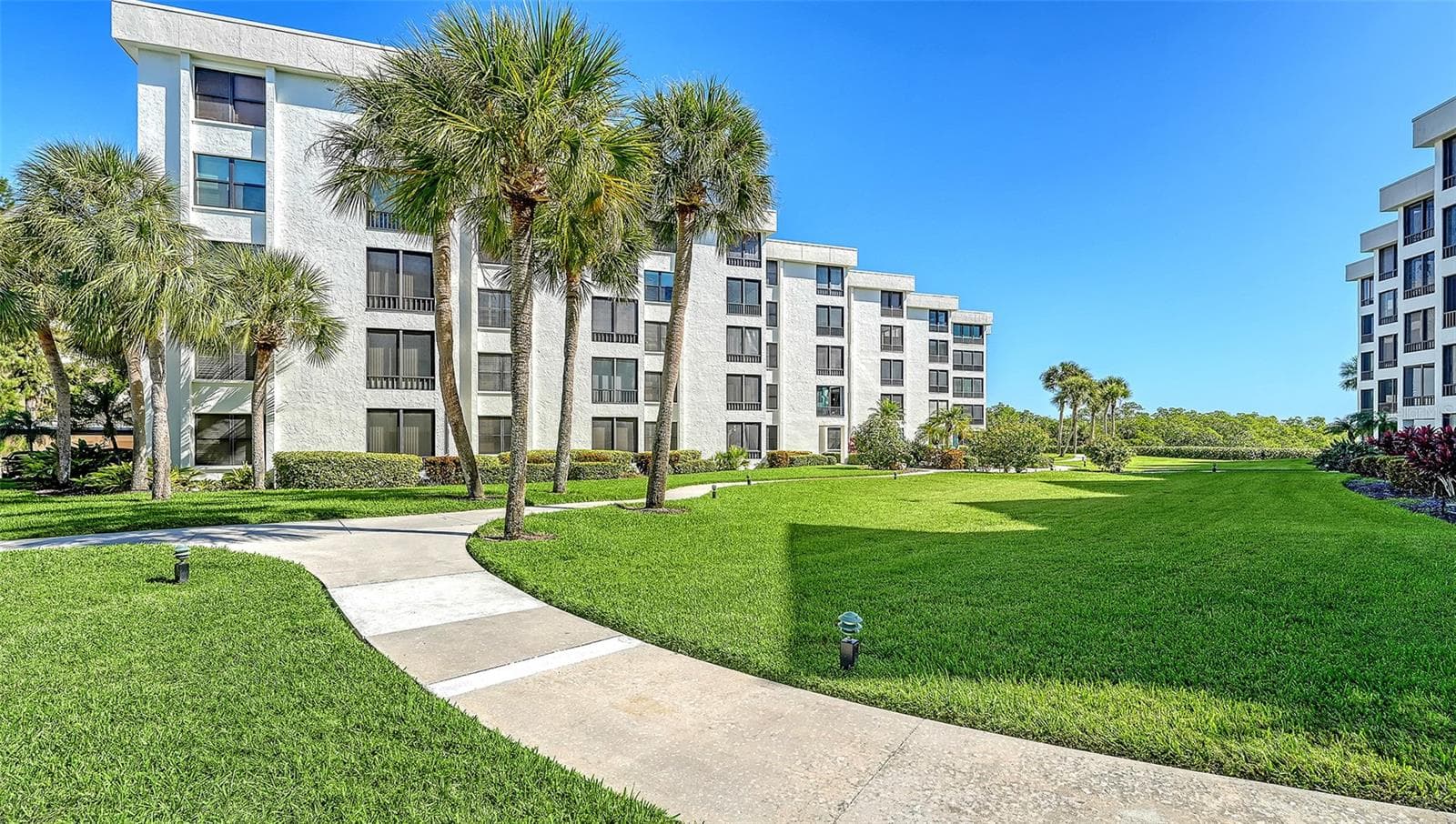 Courtyard - 8773 MIDNIGHT PASS RD #102G, SARASOTA