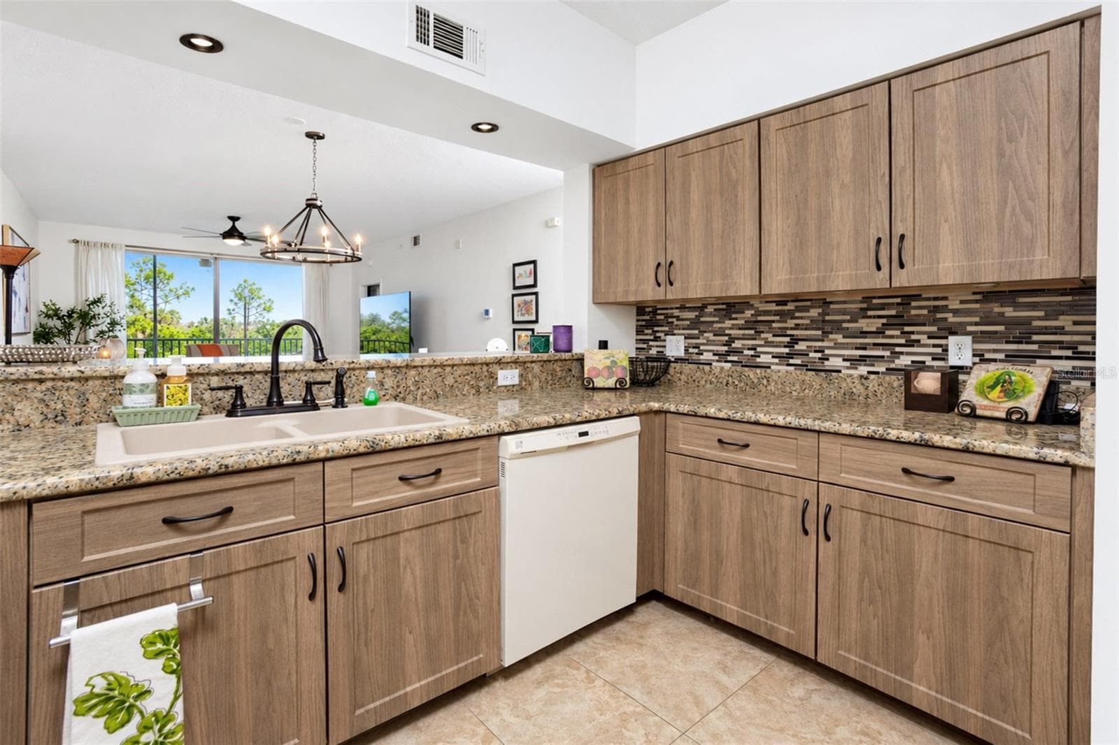 Condominium at 175 KINGS HWY #924, PUNTA GORDA, photo 6 of 35
