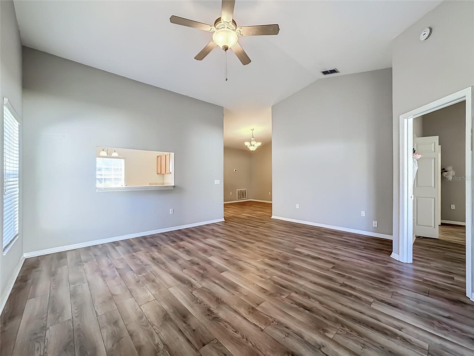 Living Room - 10852 STANDING STONE DR, WIMAUMA