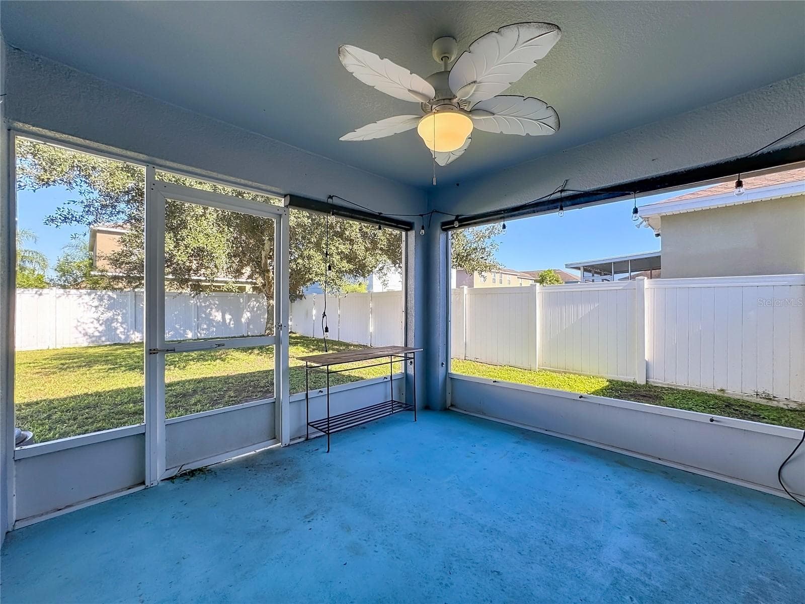 Enclosed Lanai - 10852 STANDING STONE DR, WIMAUMA