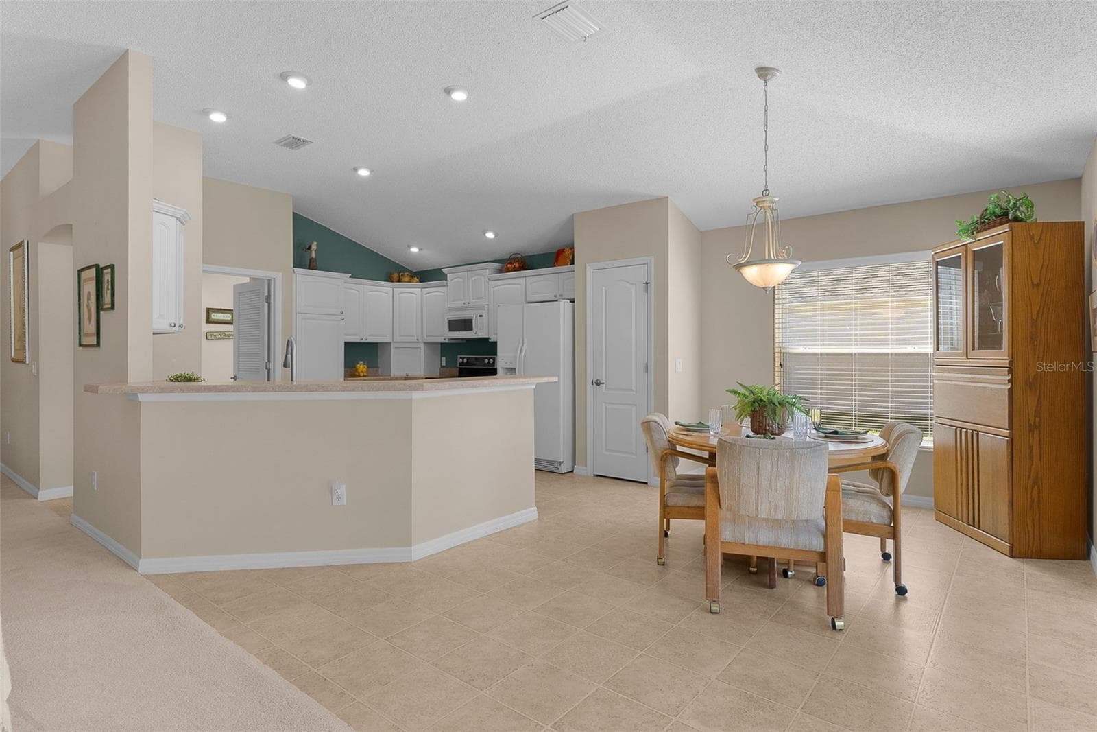 Single Family Residence at 2908 MANOR DOWNS, THE VILLAGES, photo 14 of 59