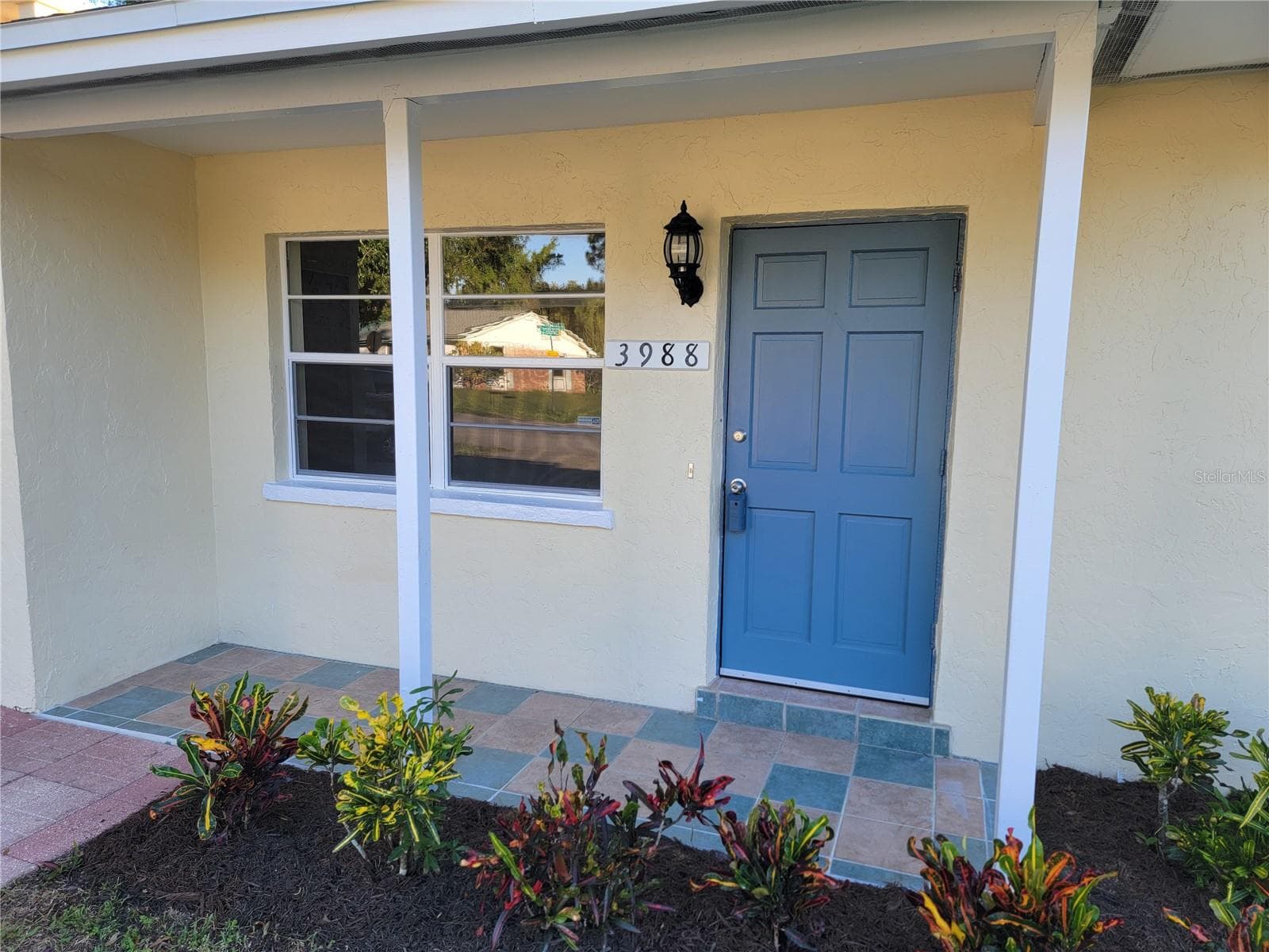 Single Family Residence at 3988 BERKSHIRE DR, SARASOTA, photo 2 of 33