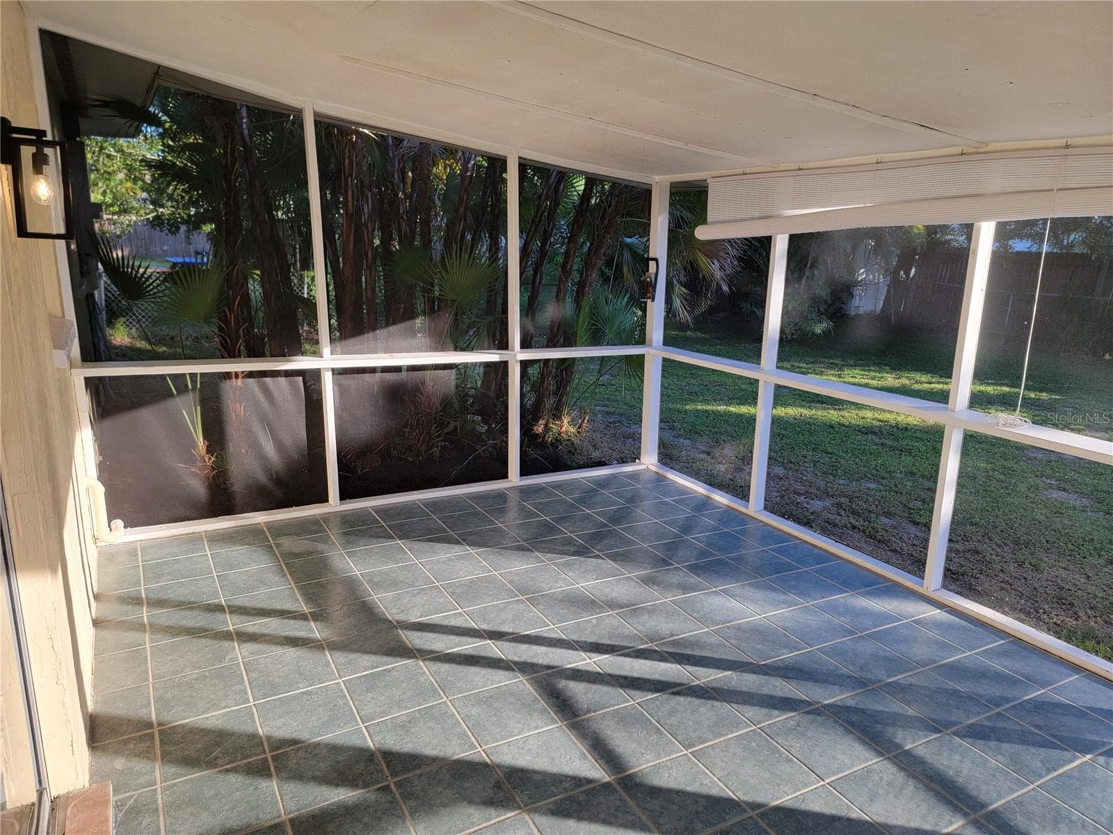 Single Family Residence at 3988 BERKSHIRE DR, SARASOTA, photo 4 of 33