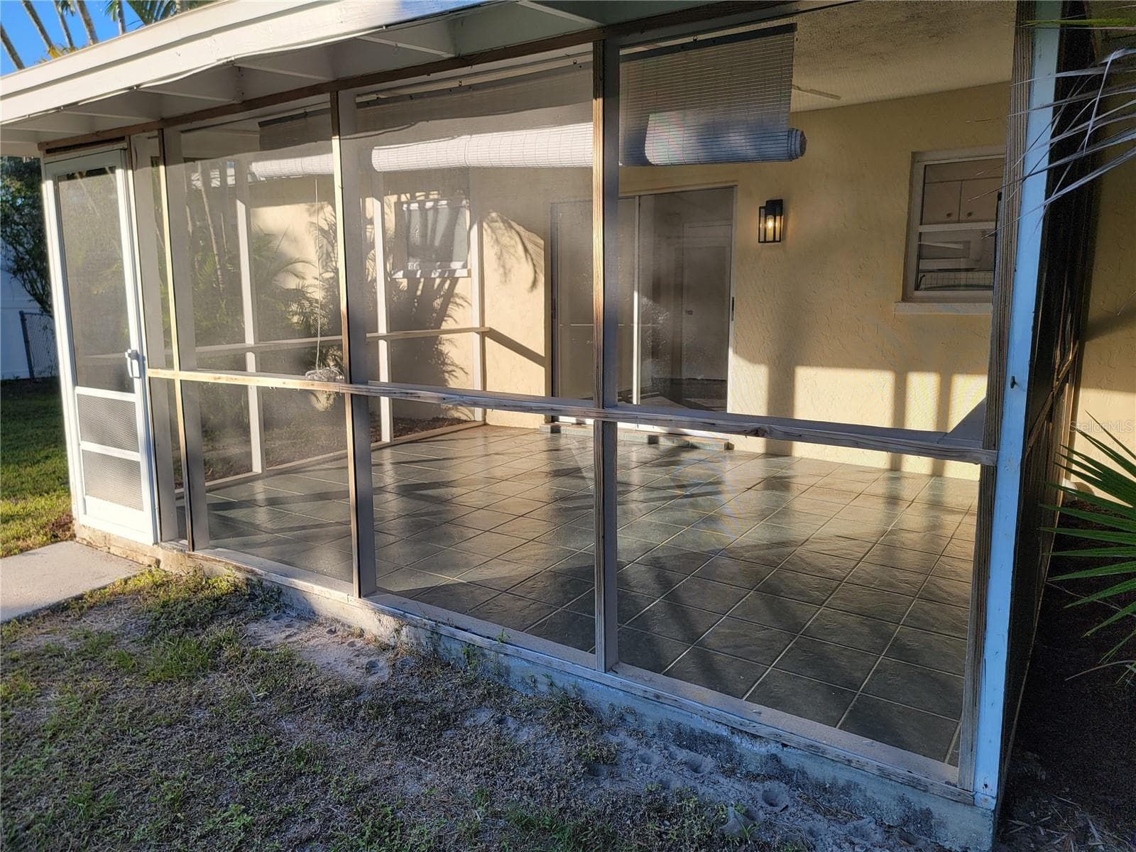Single Family Residence at 3988 BERKSHIRE DR, SARASOTA, photo 5 of 33