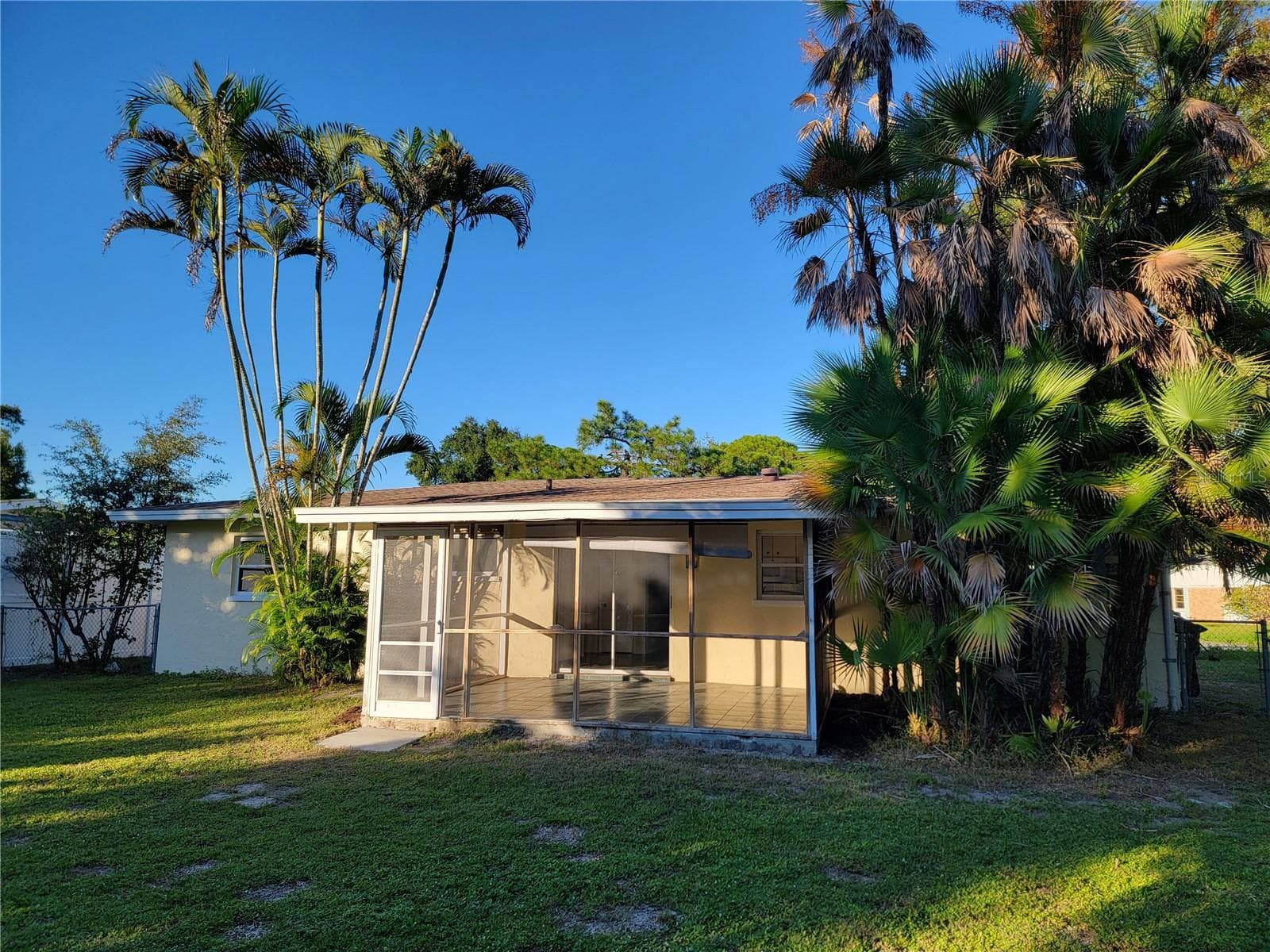 Single Family Residence at 3988 BERKSHIRE DR, SARASOTA, photo 6 of 33