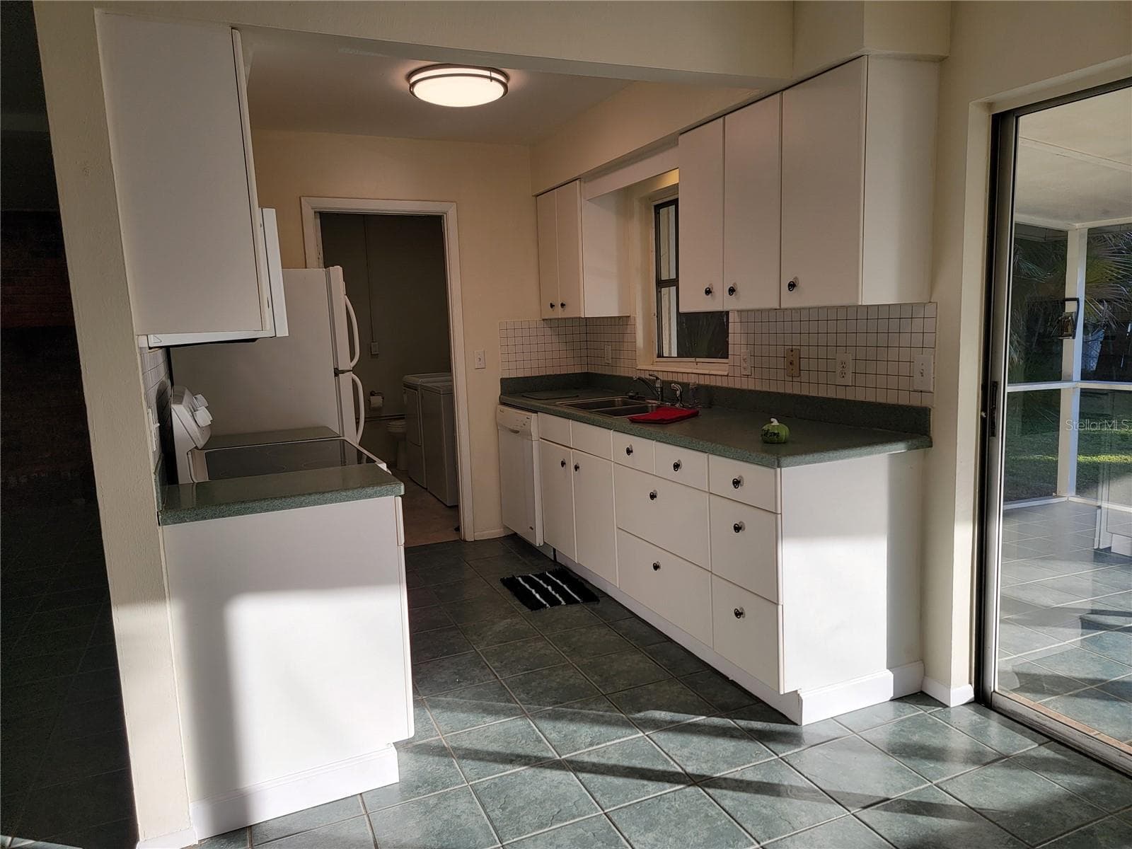 Single Family Residence at 3988 BERKSHIRE DR, SARASOTA, photo 15 of 33