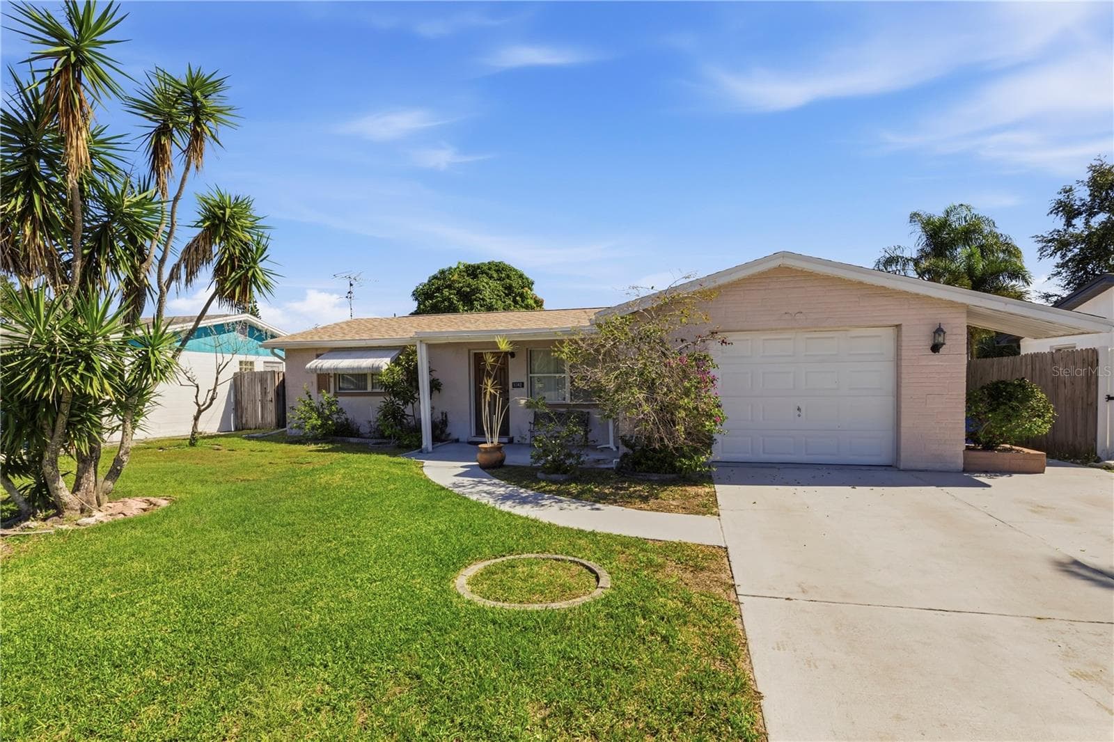 1042 VIKING DR