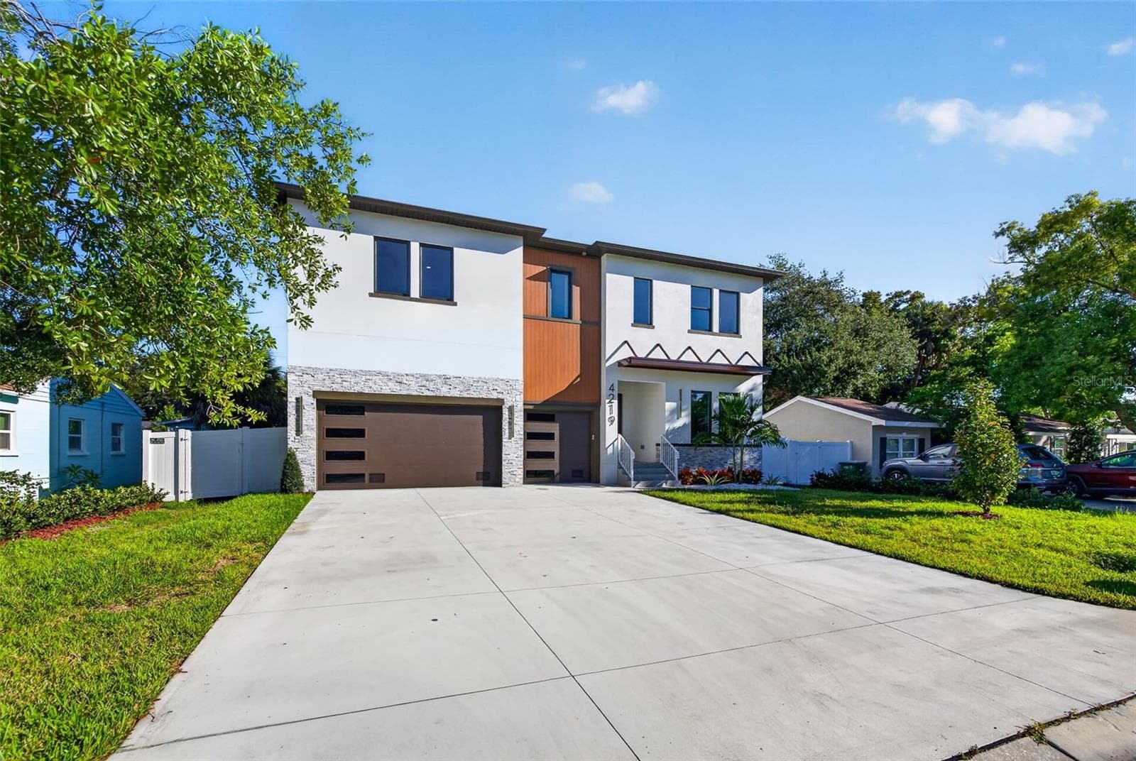 Single Family Residence at 4219 W BAY VIEW AVE, TAMPA, photo 2 of 50