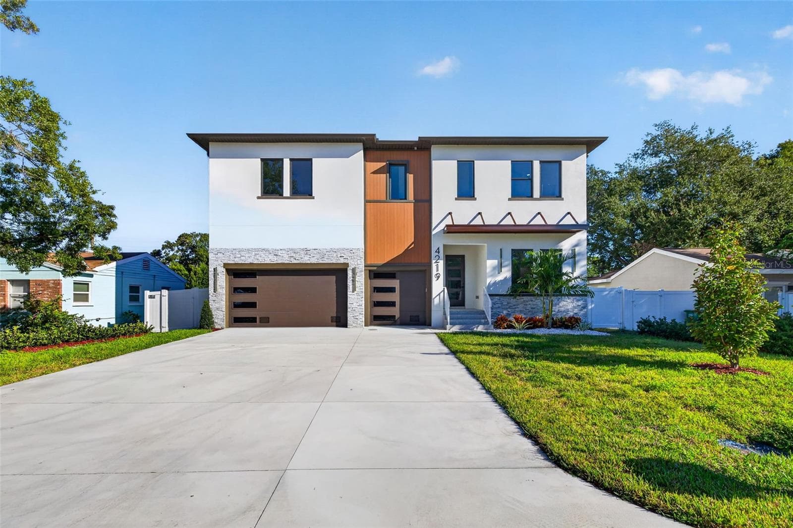 Single Family Residence at 4219 W BAY VIEW AVE, TAMPA, photo 3 of 50