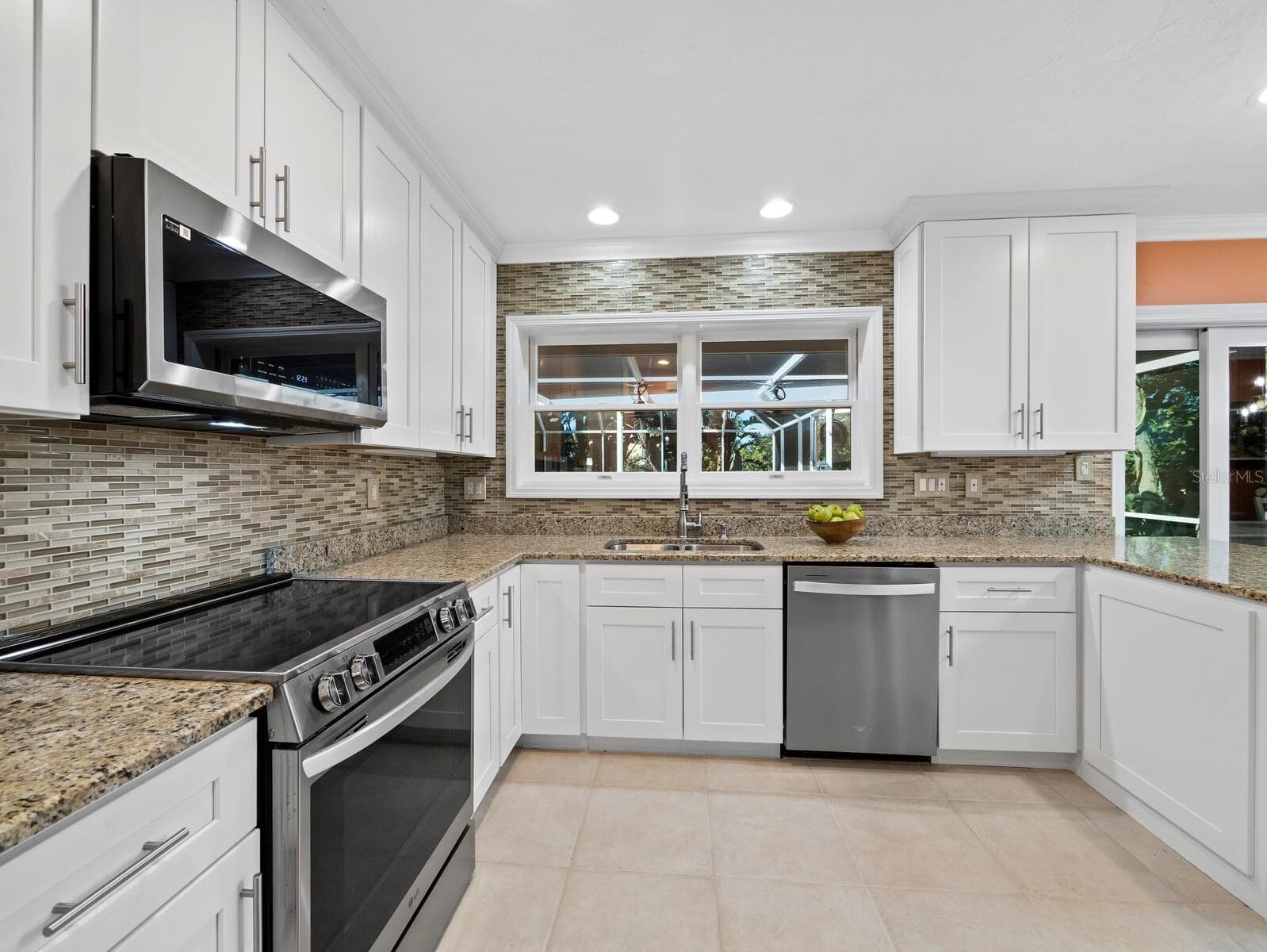 Single Family Residence at 5140 WINDWARD AVE, SARASOTA, photo 9 of 46