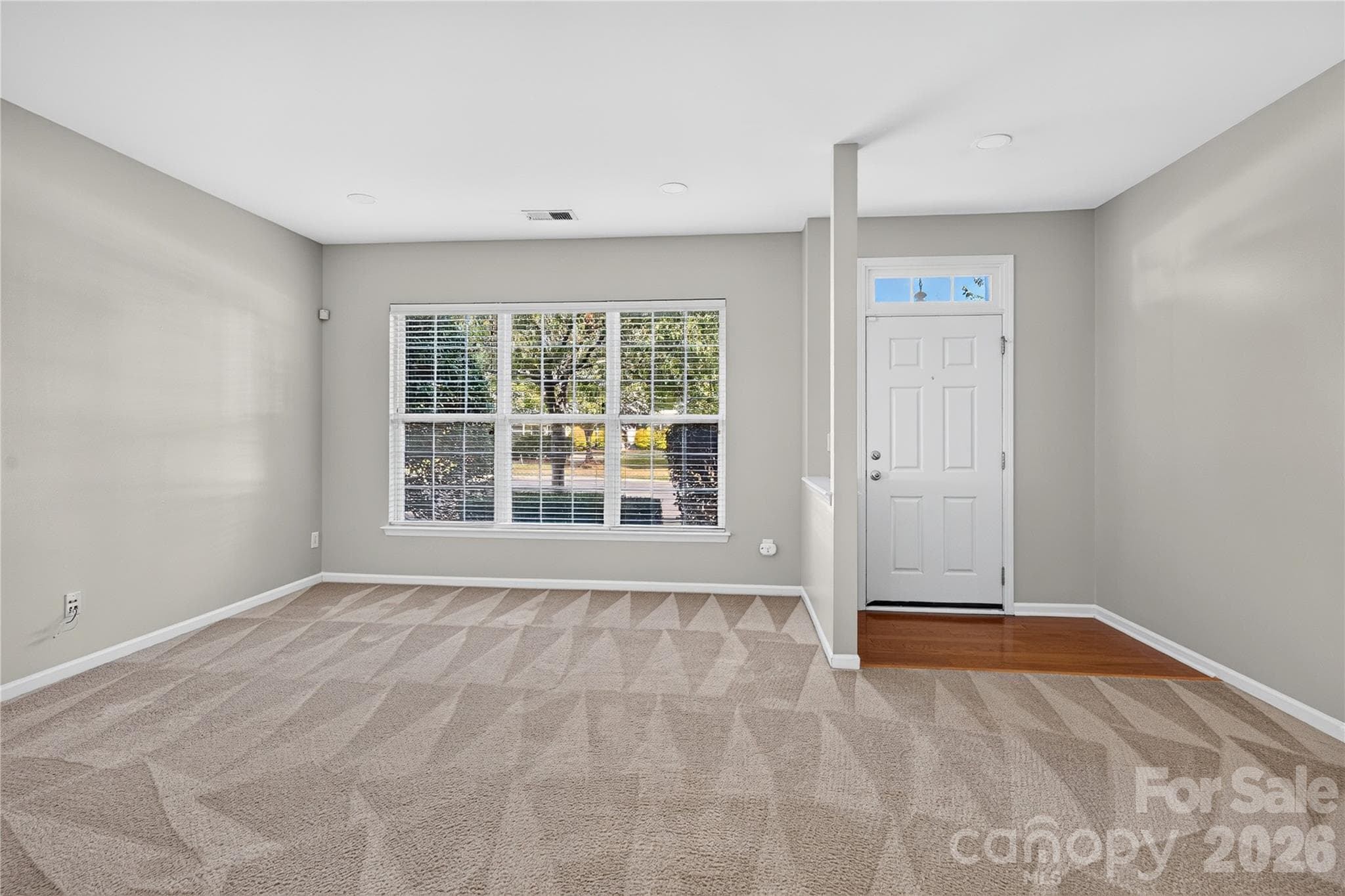 Townhouse at 2053 Cambridge Beltway Drive, Charlotte, photo 9 of 40