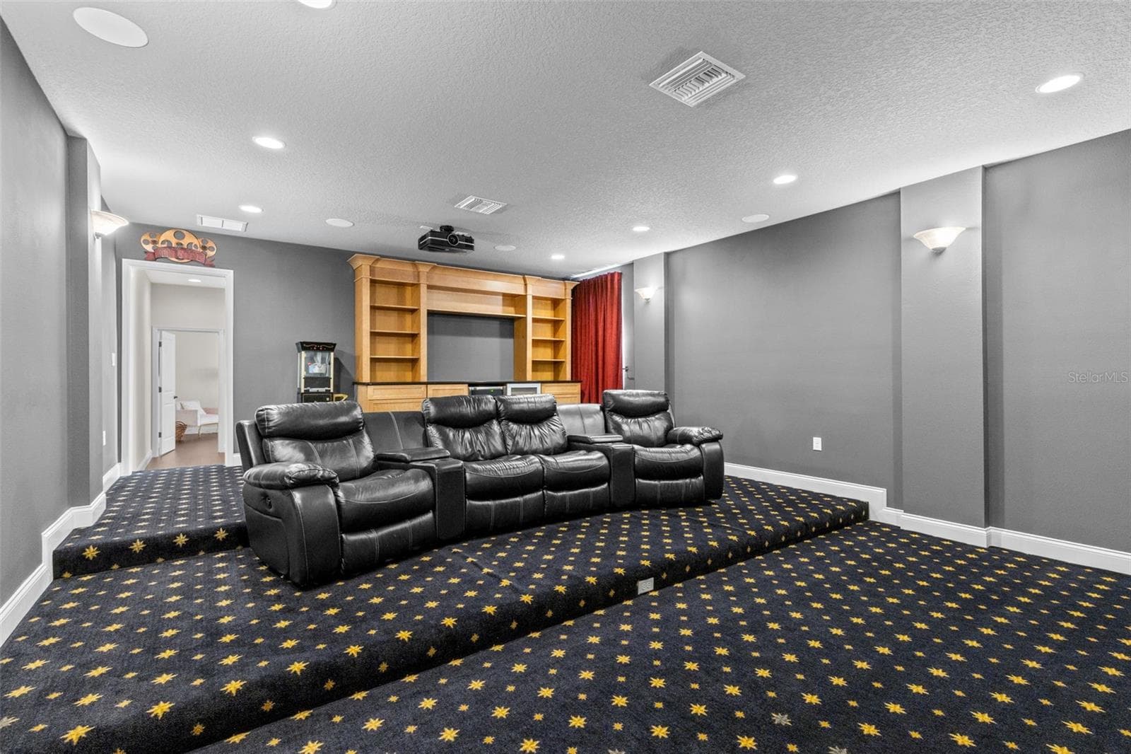 Theatre Room - 334 PENINSULA ISLAND PT, LONGWOOD
