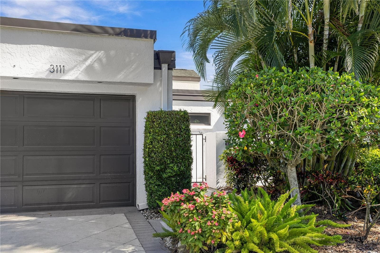 Single Family Residence at 3111 HEATHERWOOD LN, SARASOTA, photo 2 of 28