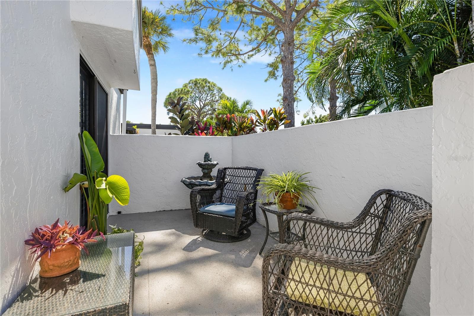 Private Front Courtyard off Bedroom 2 - 3111 HEATHERWOOD LN, SARASOTA