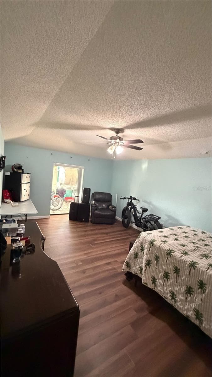 Single Family Residence at 4404 S LAUREL POINTE DR, LAKELAND, photo 23 of 43