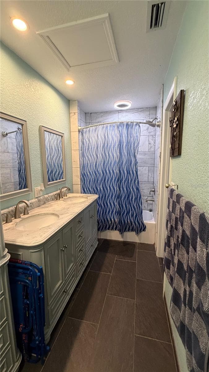 Single Family Residence at 4404 S LAUREL POINTE DR, LAKELAND, photo 26 of 43