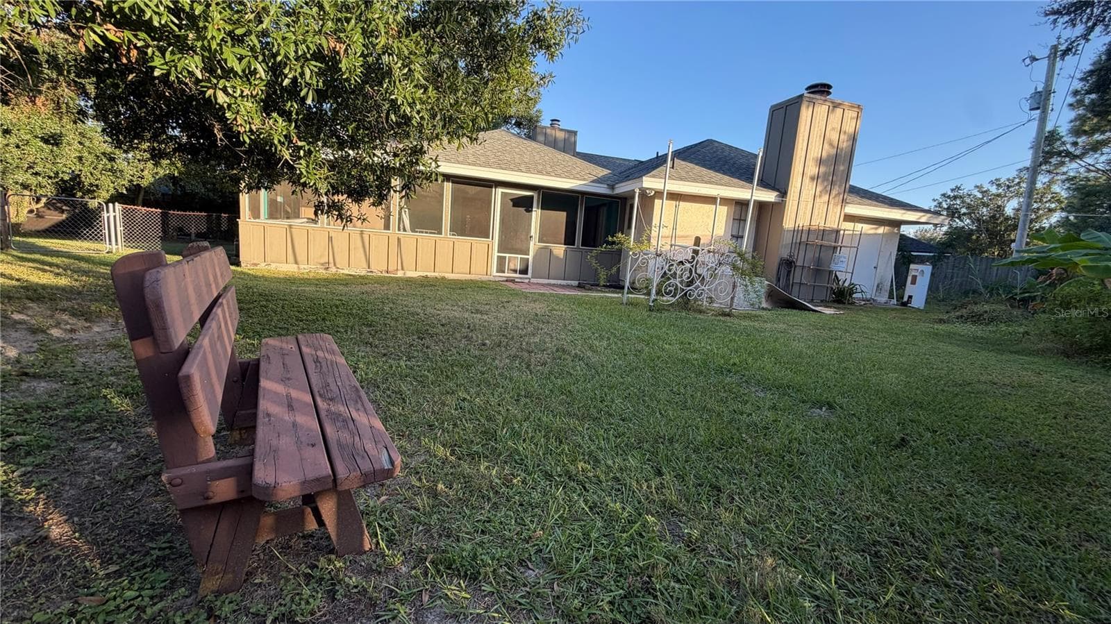 Single Family Residence at 4404 S LAUREL POINTE DR, LAKELAND, photo 37 of 43