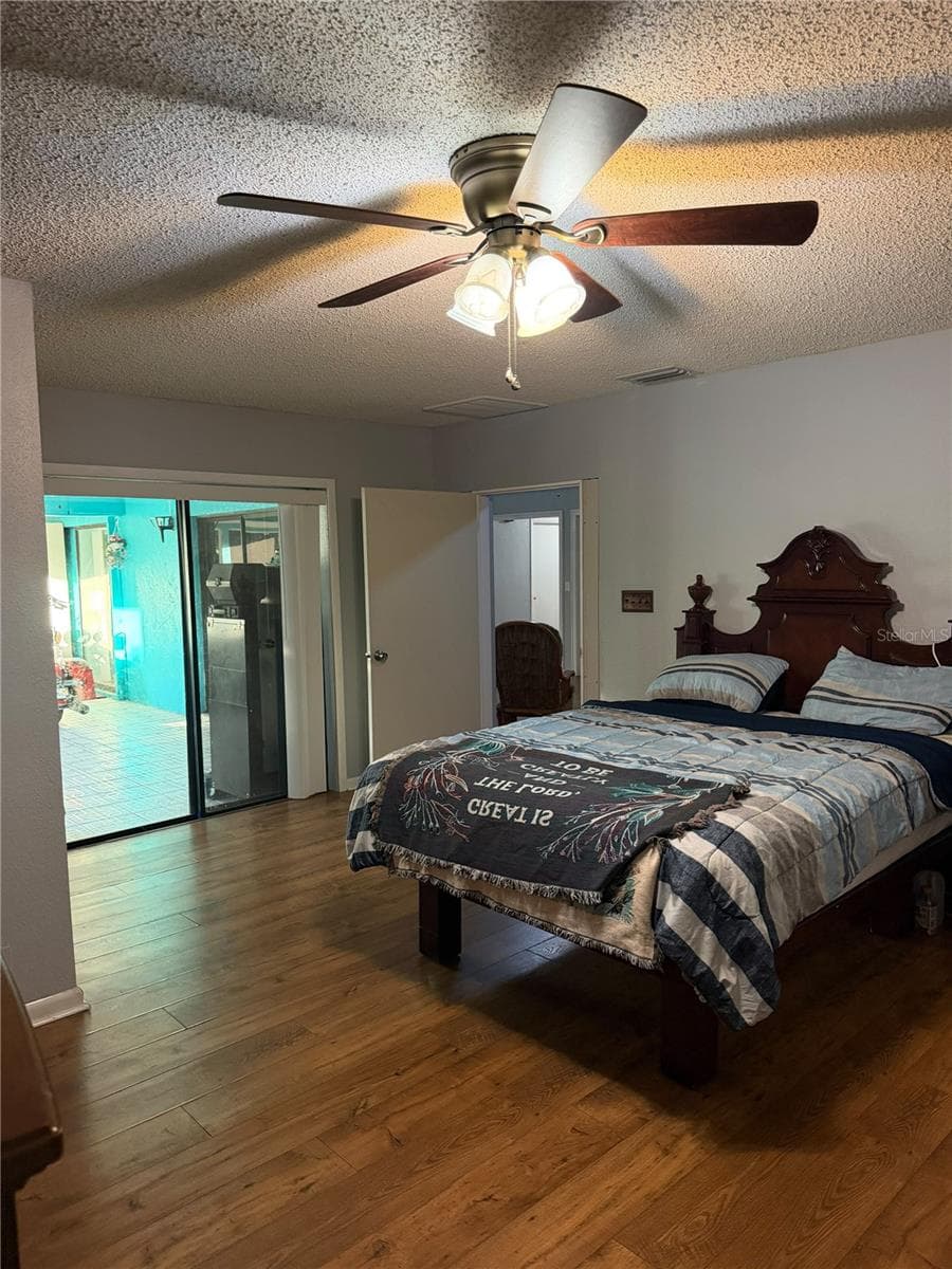 Single Family Residence at 4404 S LAUREL POINTE DR, LAKELAND, photo 39 of 43