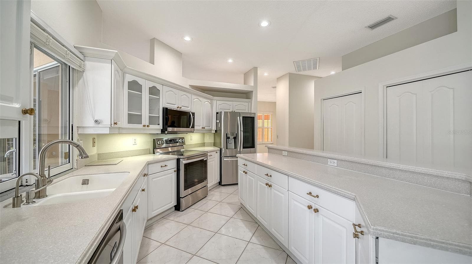 Single Family Residence at 9488 HAWKSMOOR LN, SARASOTA, photo 13 of 33