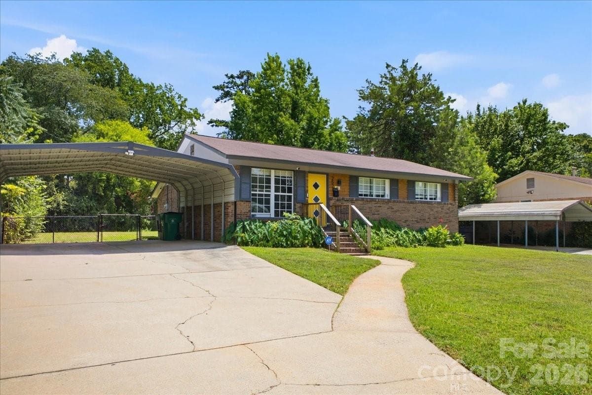 Single Family Residence at 2521 Alleghany Street, Charlotte, photo 3 of 25