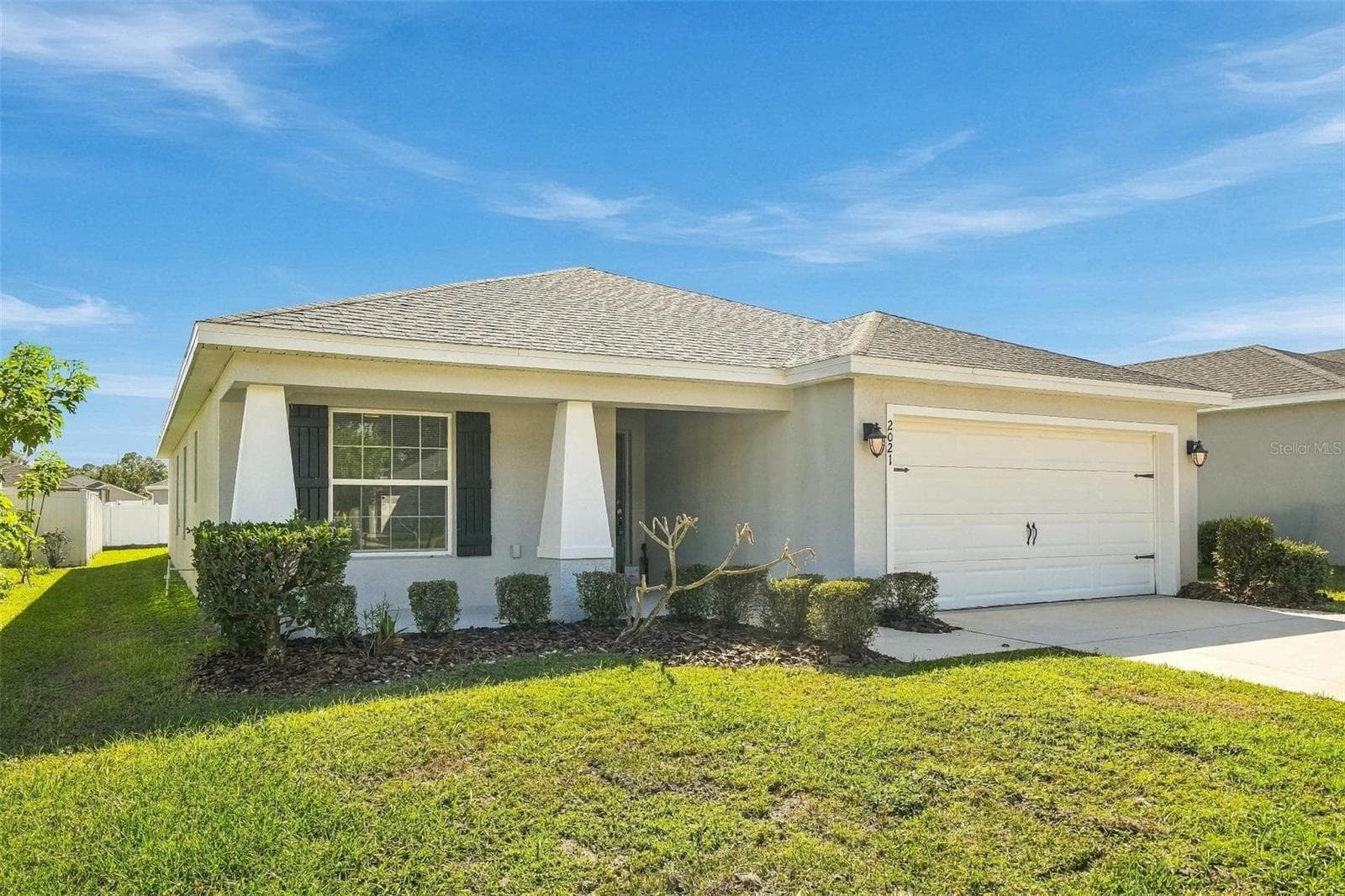 Single Family Residence at 2021 HARVEST LANDING CIR, LAKELAND, photo 2 of 30
