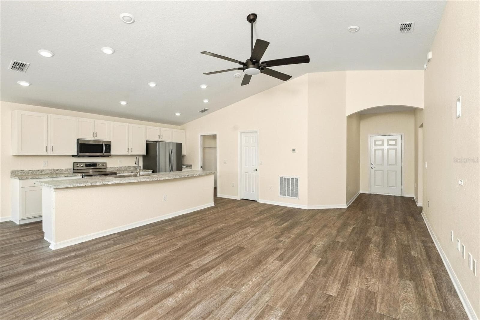 Single Family Residence at 2021 HARVEST LANDING CIR, LAKELAND, photo 3 of 30
