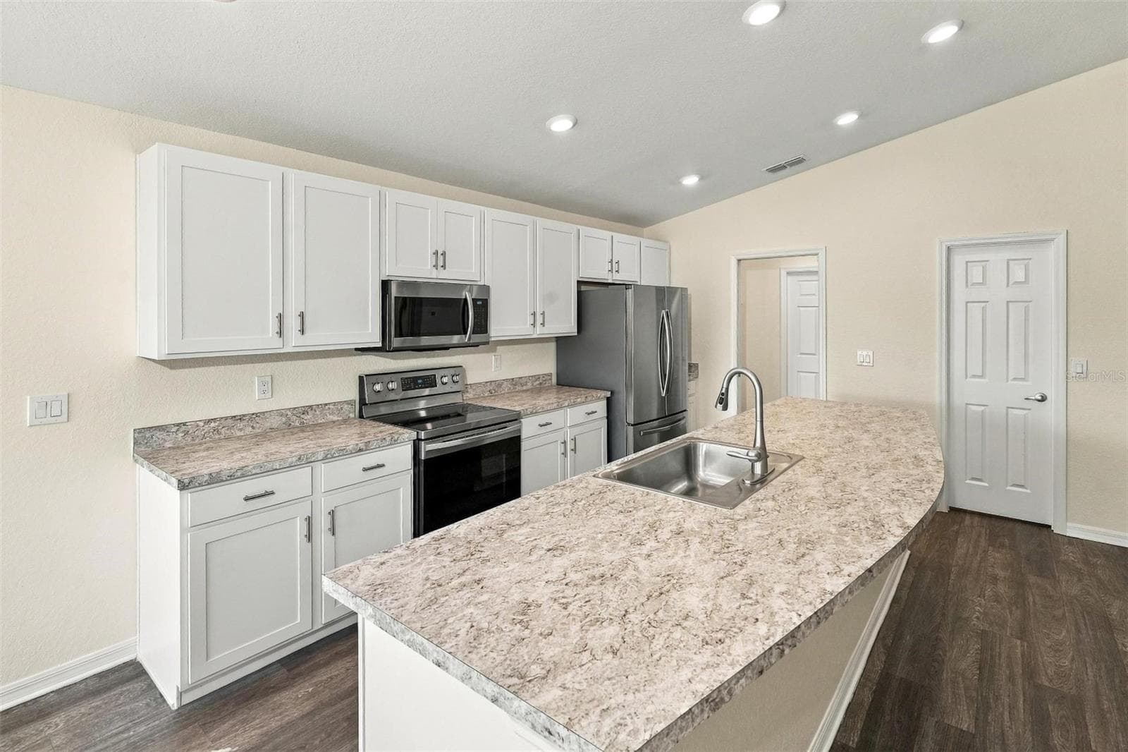 Single Family Residence at 2021 HARVEST LANDING CIR, LAKELAND, photo 8 of 30