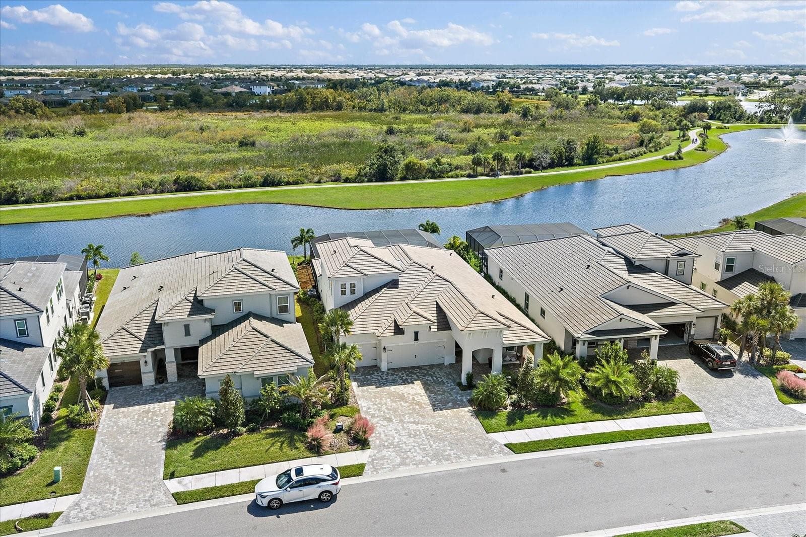 Single Family Residence at 17120 RANCHSIDE PL, LAKEWOOD RANCH, photo 2 of 61