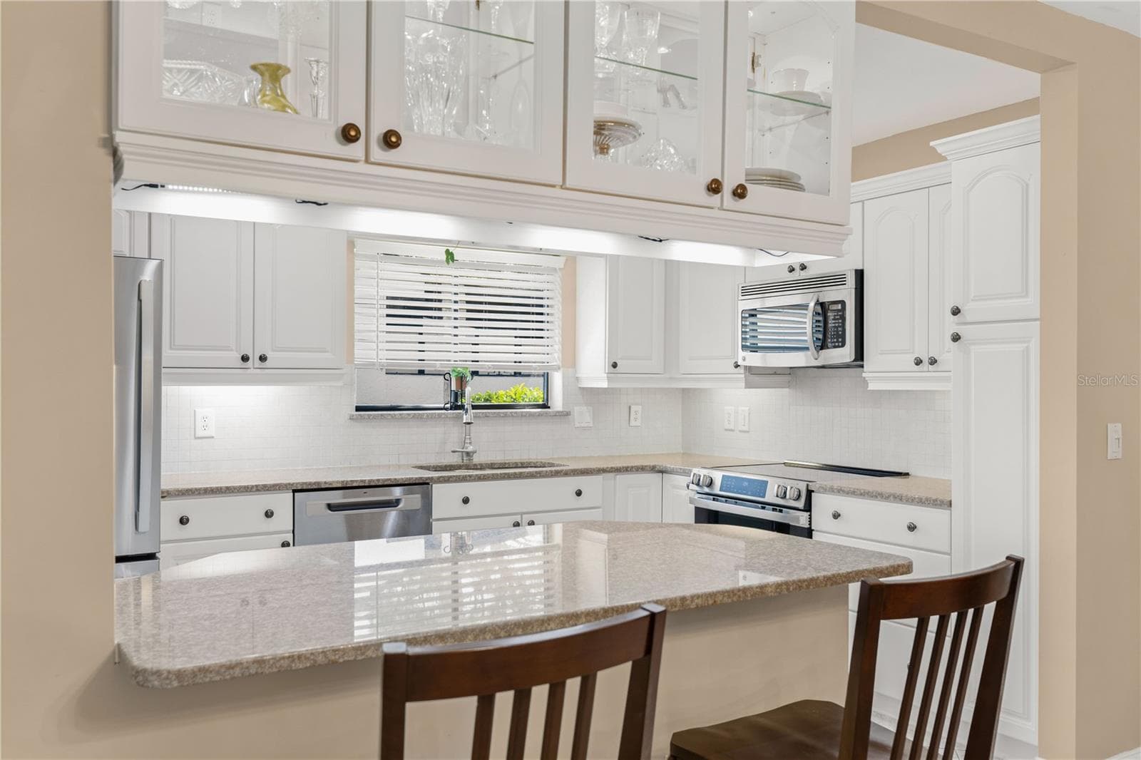 Single Family Residence at 3111 HEATHERWOOD LN, SARASOTA, photo 13 of 28