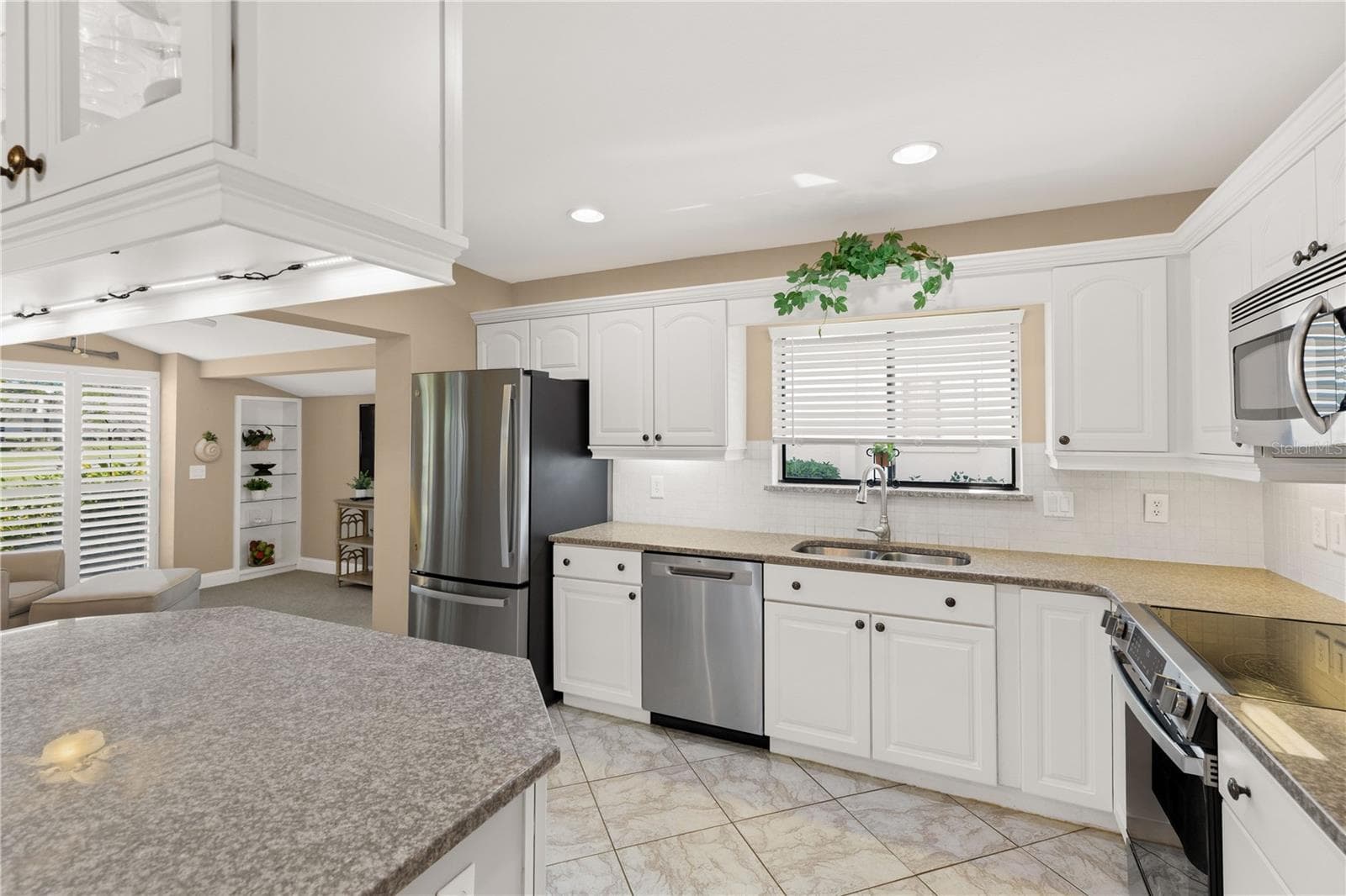Single Family Residence at 3111 HEATHERWOOD LN, SARASOTA, photo 15 of 28