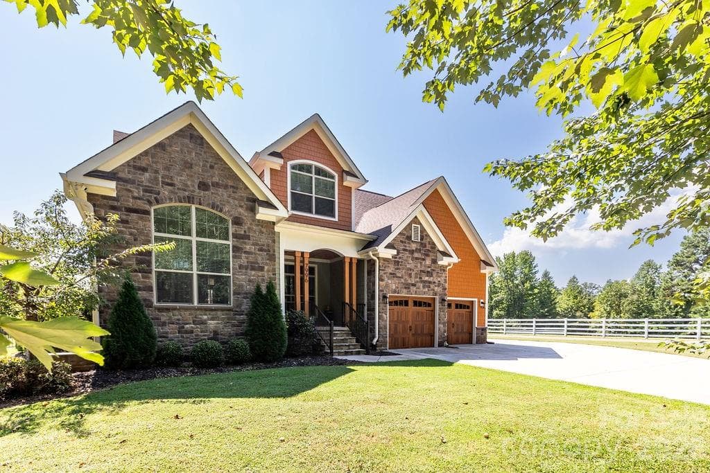 7996 Malibu Pointe Lane