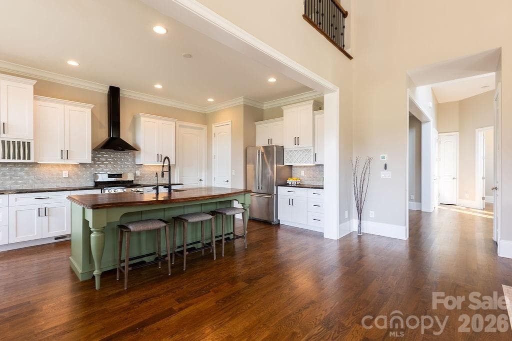 Single Family Residence at 7996 Malibu Pointe Lane, Denver, photo 17 of 42