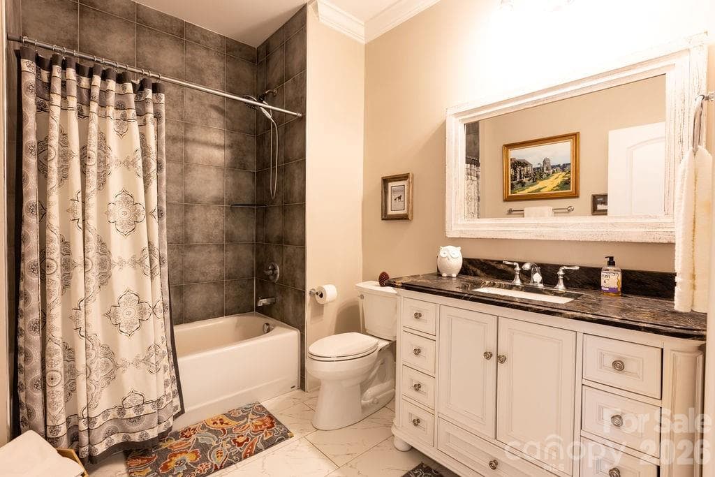 Upstairs full Bath - 7996 Malibu Pointe Lane, Denver