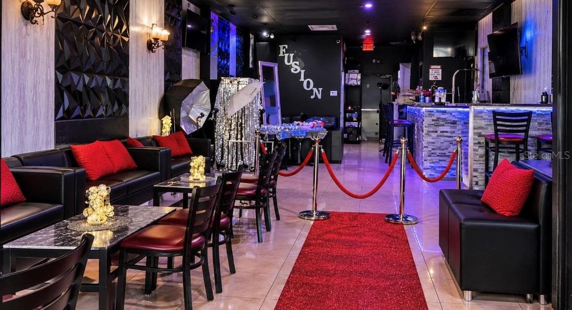 Business at 10038 CROSS CREEK BLVD, TAMPA, photo 4 of 13
