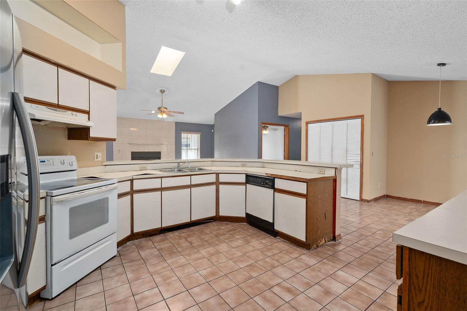 Single Family Residence at 3424 ALISSA CT, ORLANDO, photo 13 of 33