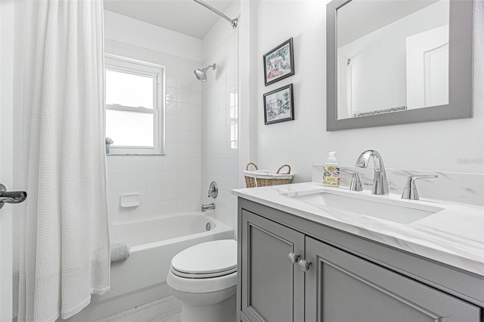 Guest bath - 11020 JENKINS CT, SAN ANTONIO