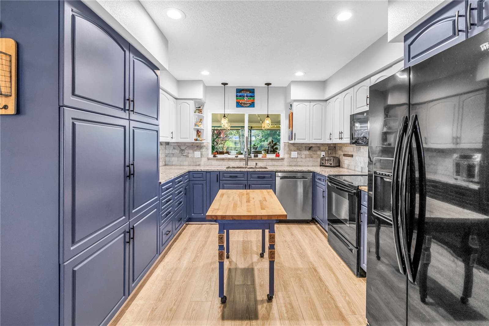 Renovated Kitchen - 8473 17TH ST N, ST PETERSBURG