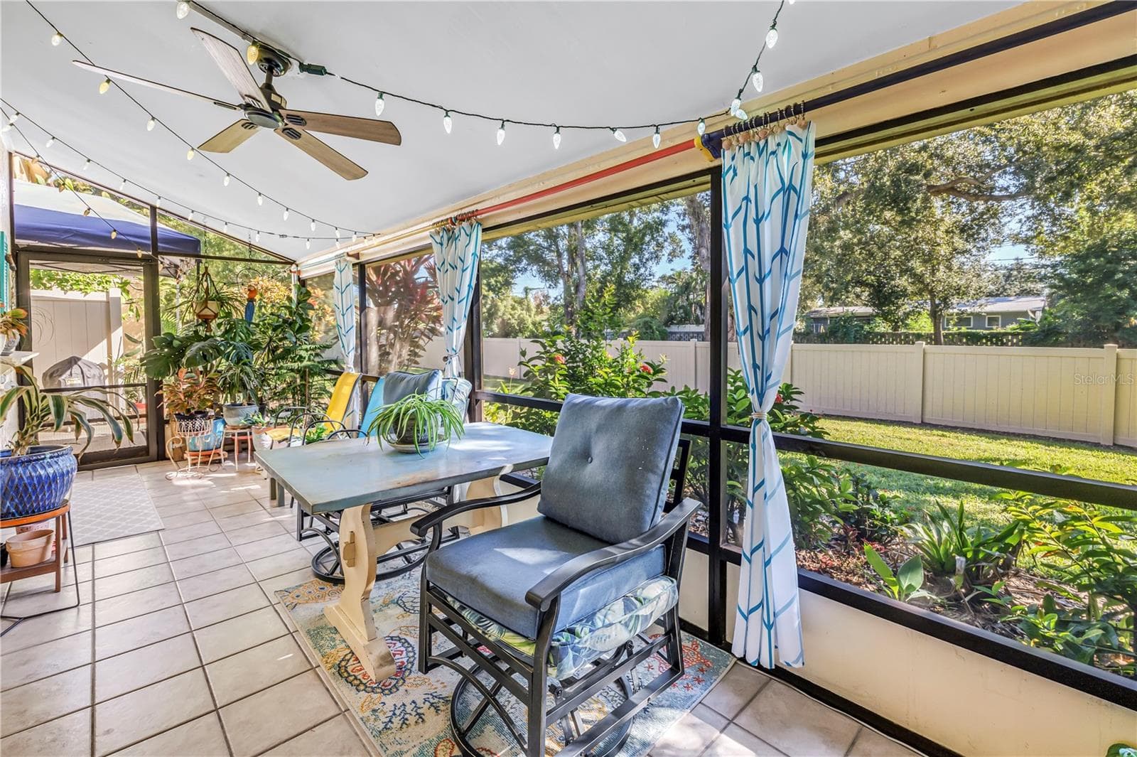 Lanai - 8473 17TH ST N, ST PETERSBURG