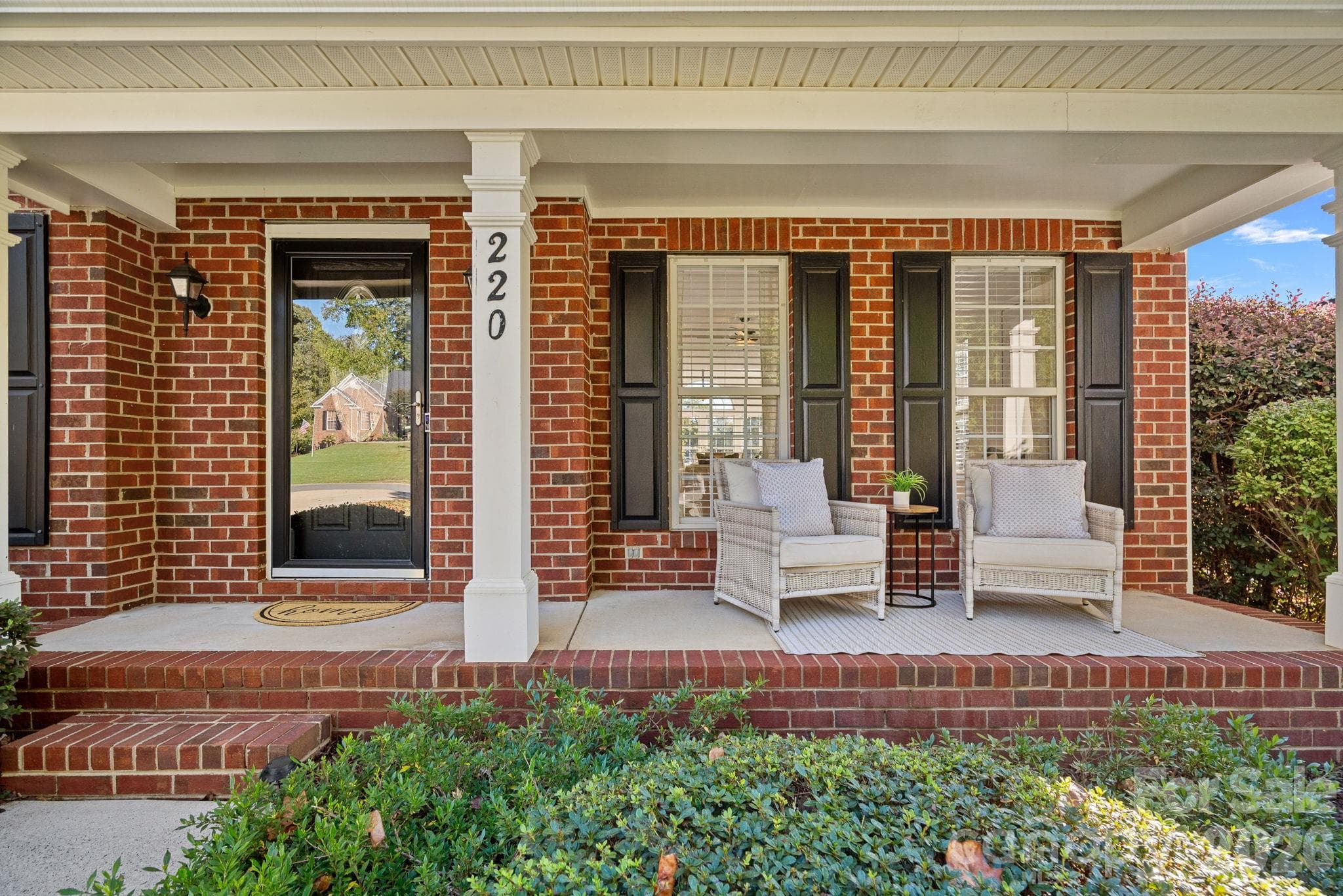 Single Family Residence at 220 Chandeleur Drive, Mooresville, photo 2 of 35