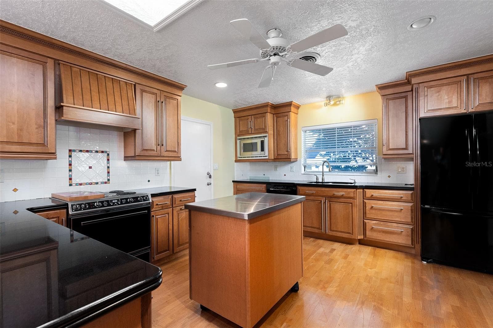 Kitchen - 5119 PELLEPORT AVE, BELLE ISLE