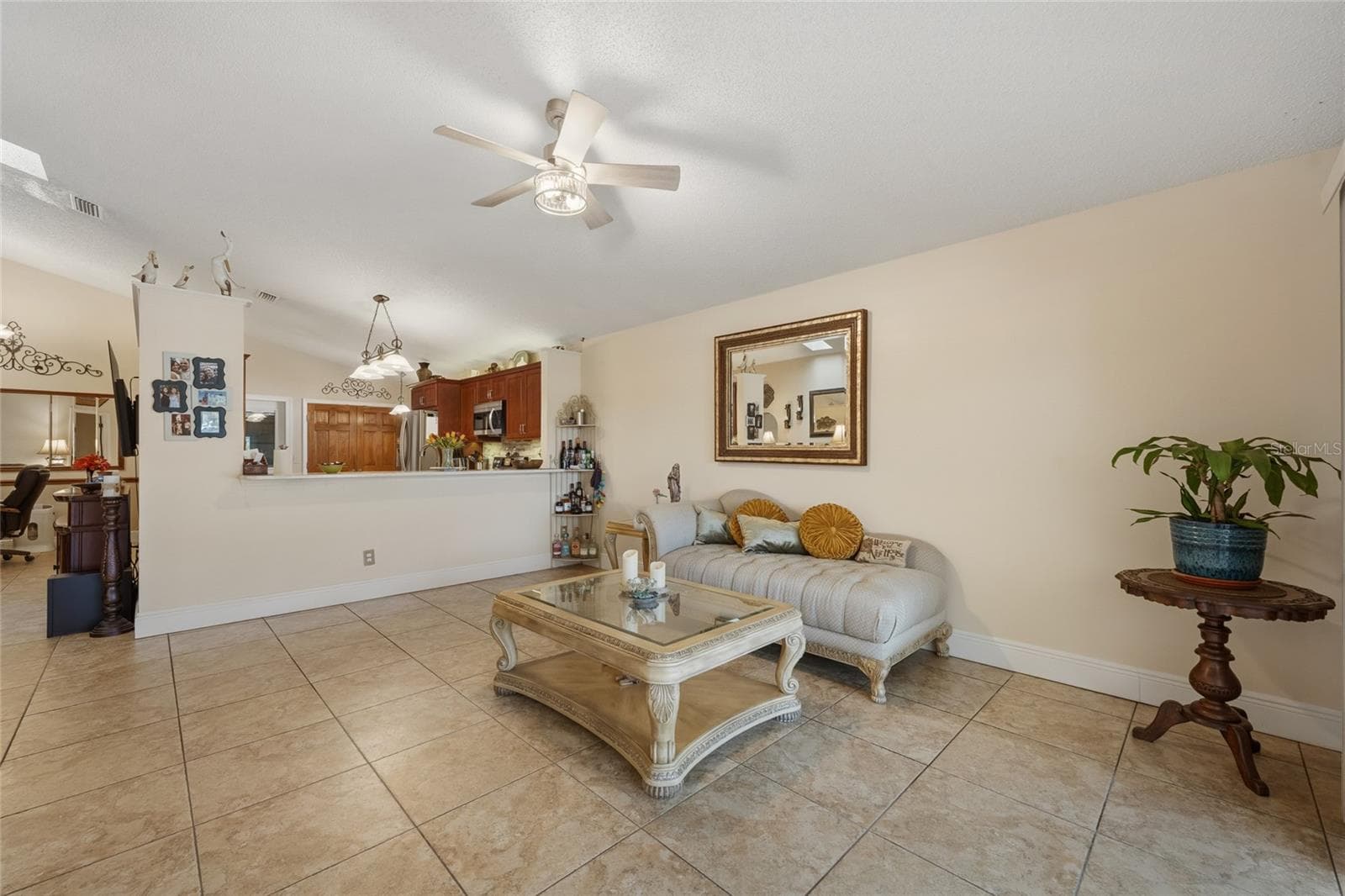 Single Family Residence at 1027 KELLY CREEK CIR, OVIEDO, photo 10 of 38